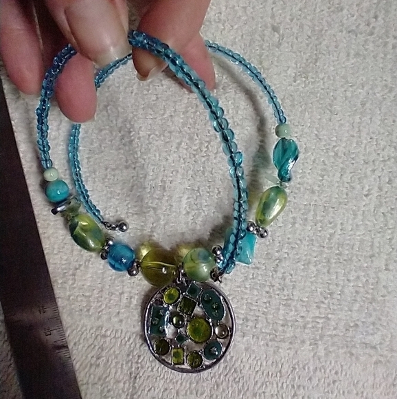 Green blue beaded wire adjustable flexible memory wire necklace - Picture 6 of 6